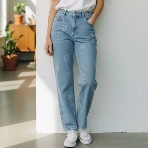 Hollister size 2R 26W NEW Ultra High-rise Dad Jeans Smiley Faces